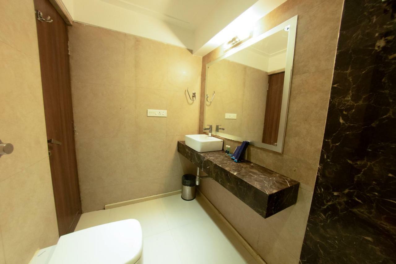 Hotel Manama Mumbai Eksteriør bilde